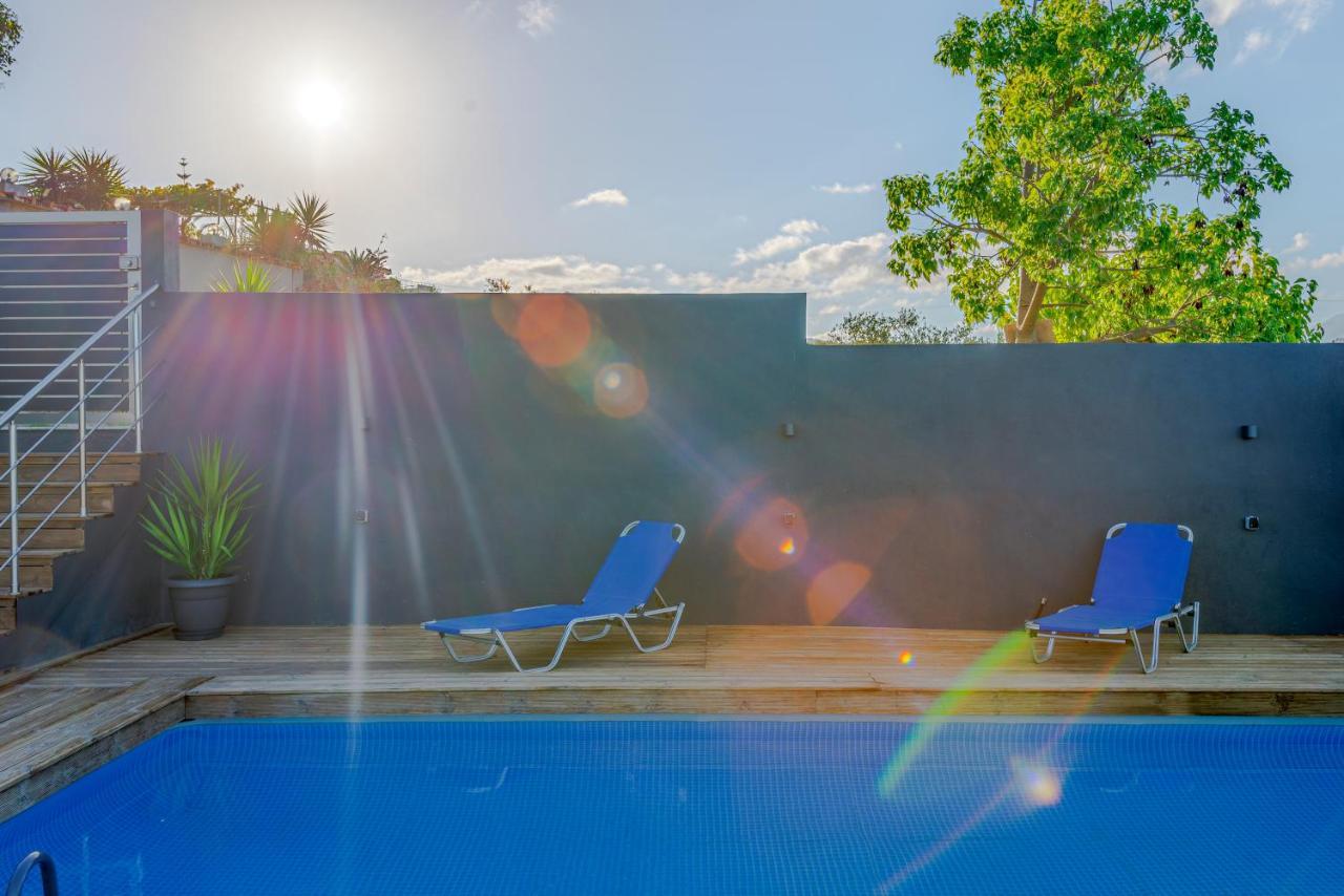 Private Pool Villa Ggki Skepasti Bagian luar foto