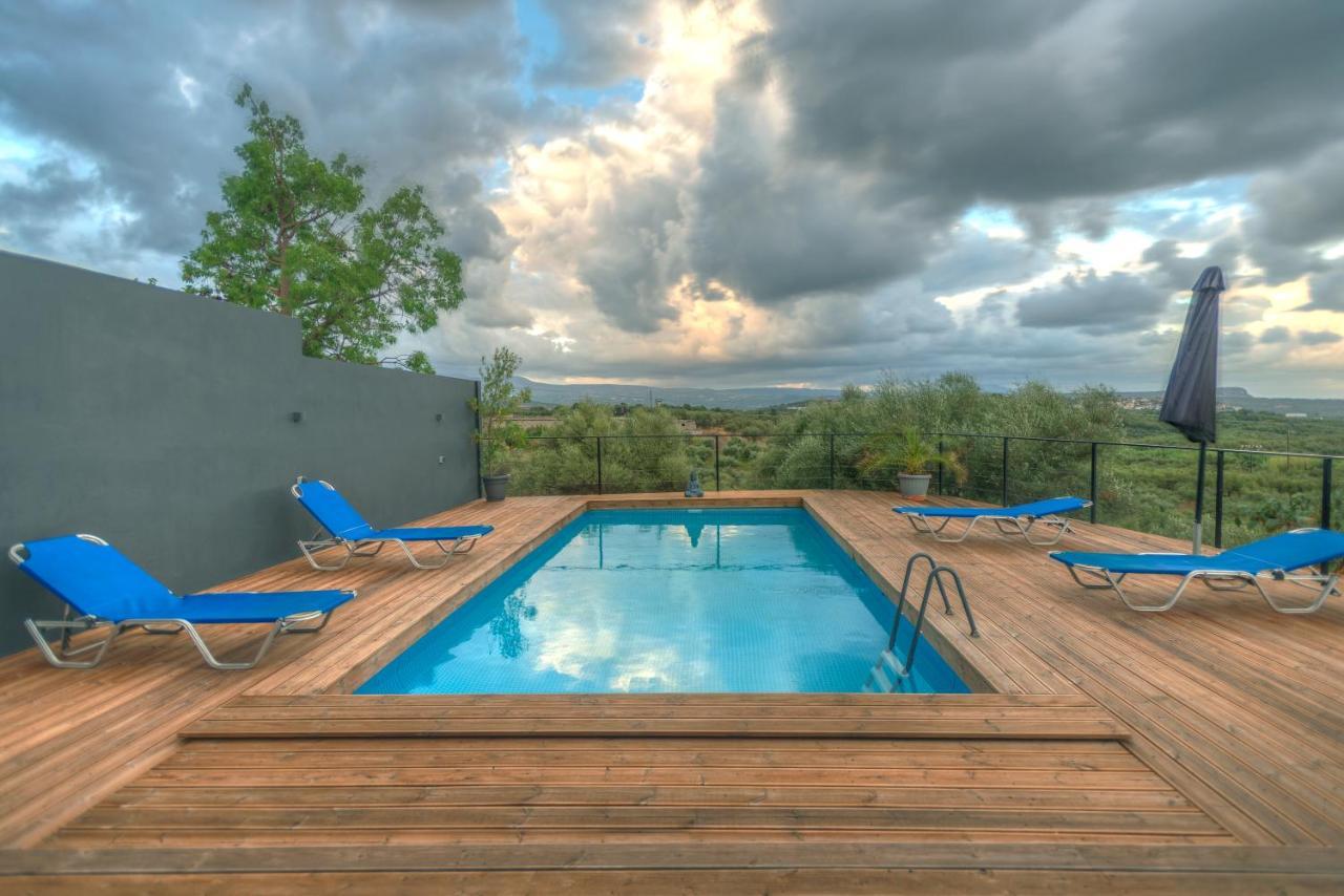 Private Pool Villa Ggki Skepasti Bagian luar foto
